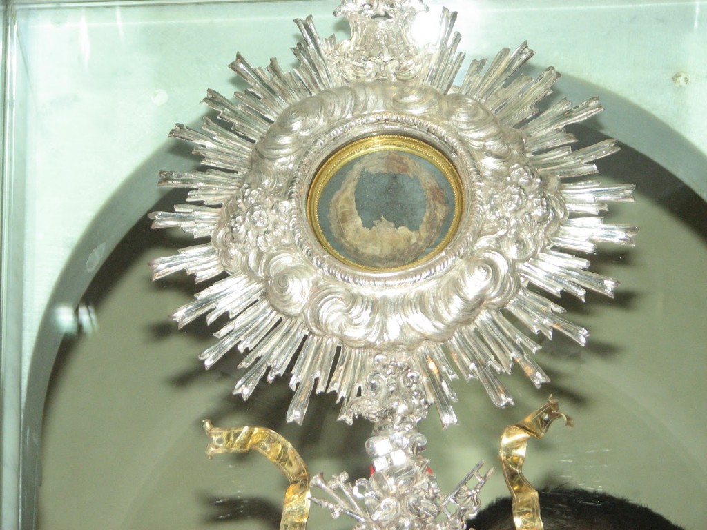 ostensorio miracolo Eucaristico