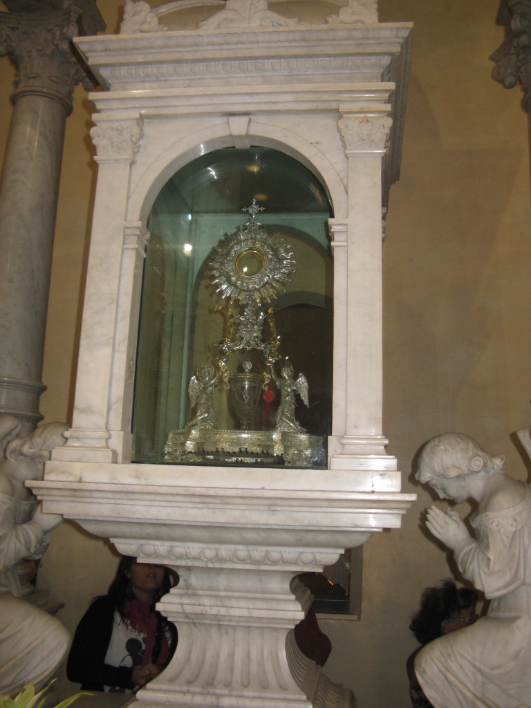 ostensorio miracolo Eucaristico