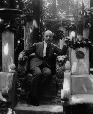 gabriele d'annunzio seduto, foto d'epoca